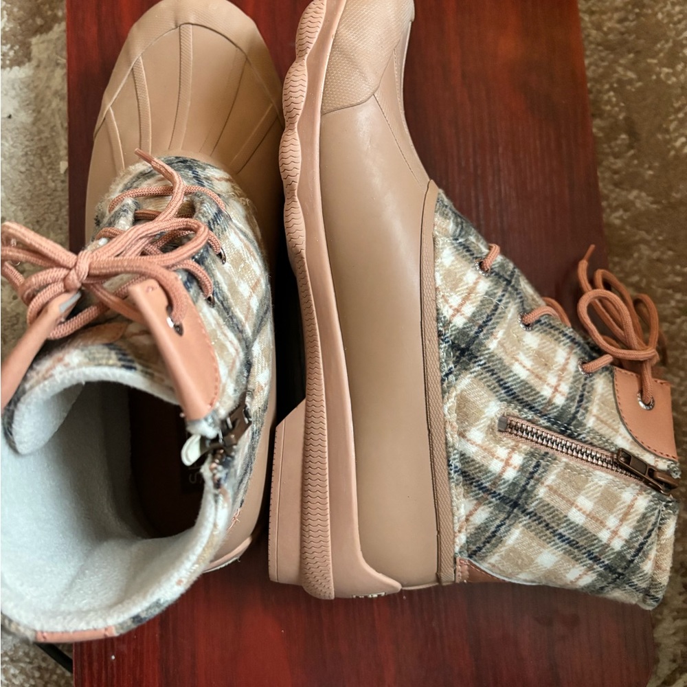 Sperry duck boots - 11